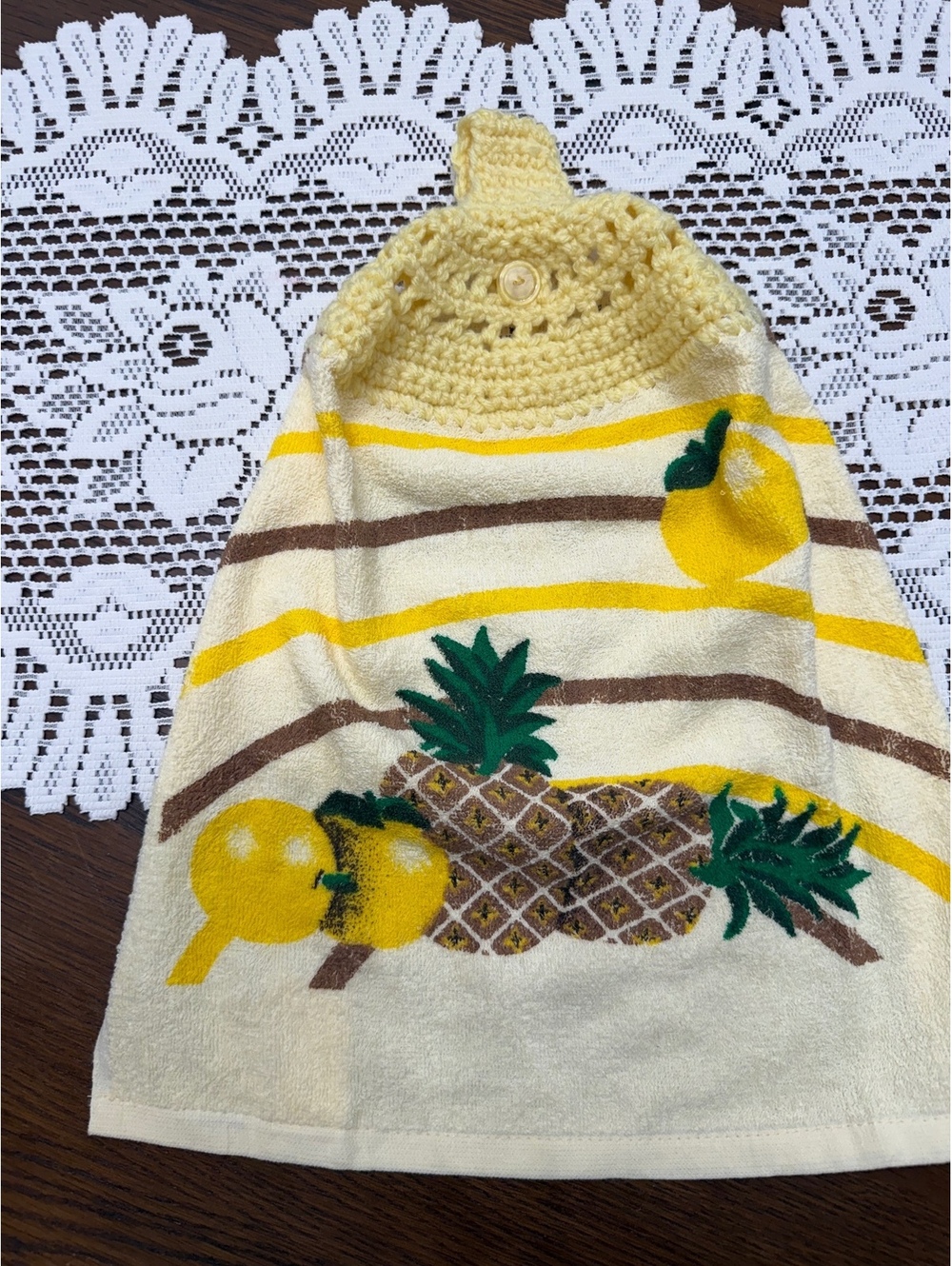 Gorgeous bright vintage dish towel new with tags